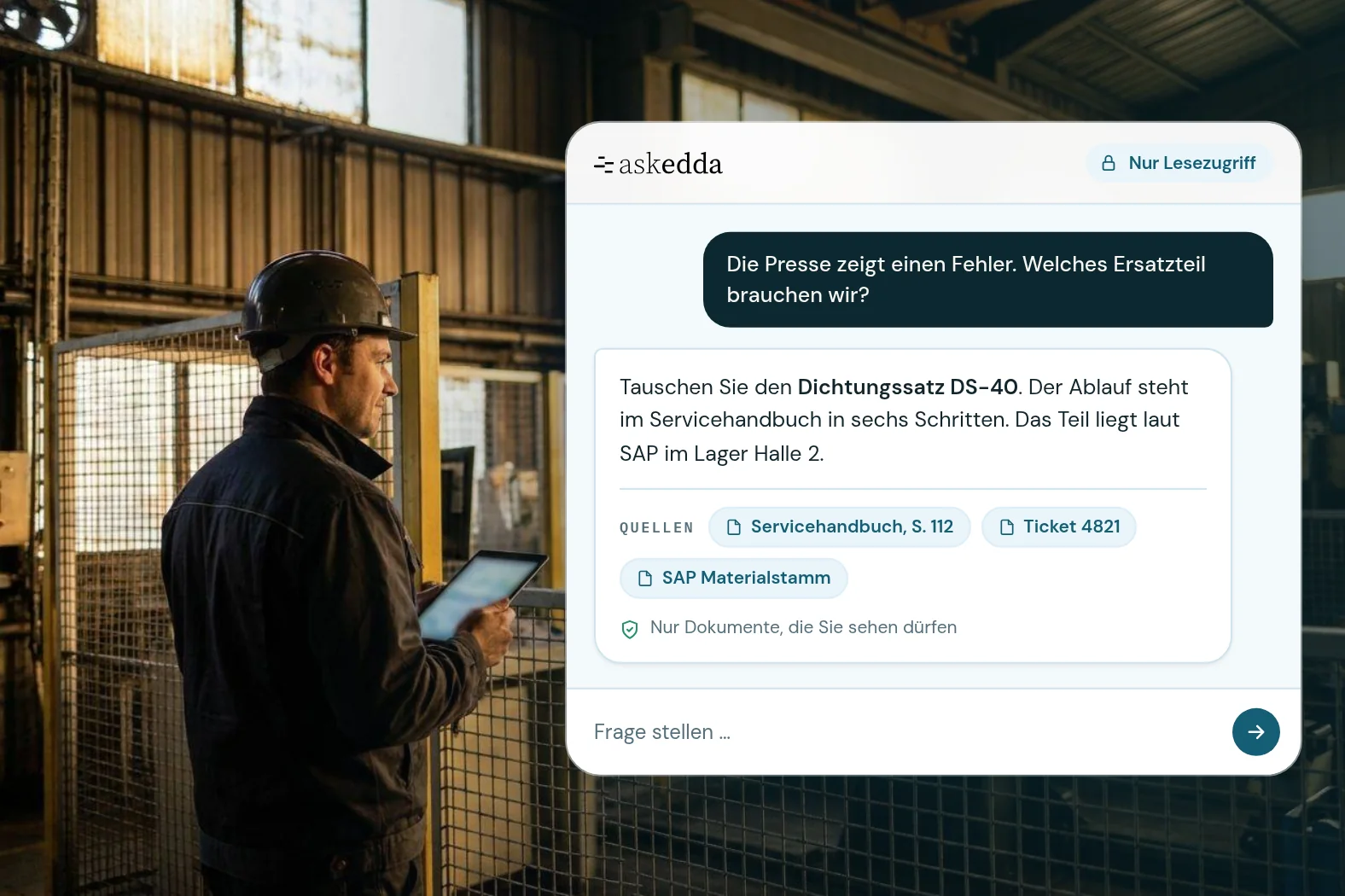 AskEdda auf dem Tablet in der Werkhalle: Frage nach einem Ersatzteil, Antwort mit Quellen aus Servicehandbuch, Ticket und SAP, Hinweis Nur Lesezugriff